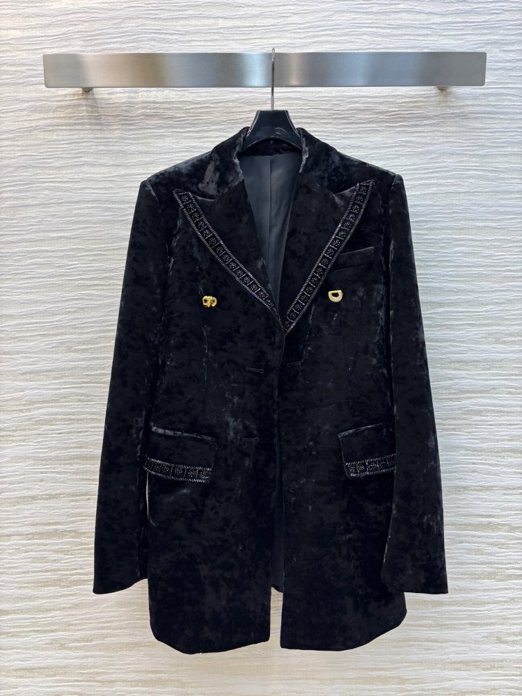 Черный бархатный пиджак женский