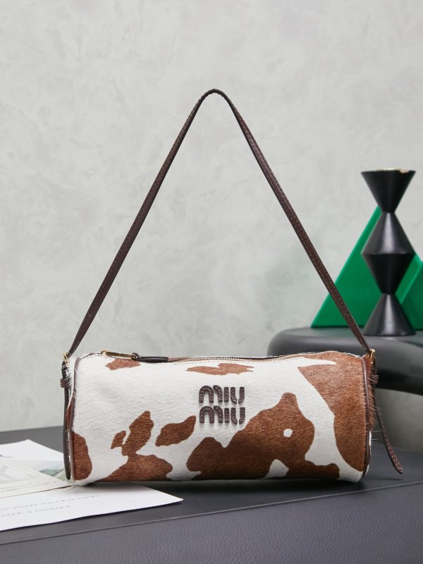 Цилиндрическая кожаная сумка 21 см