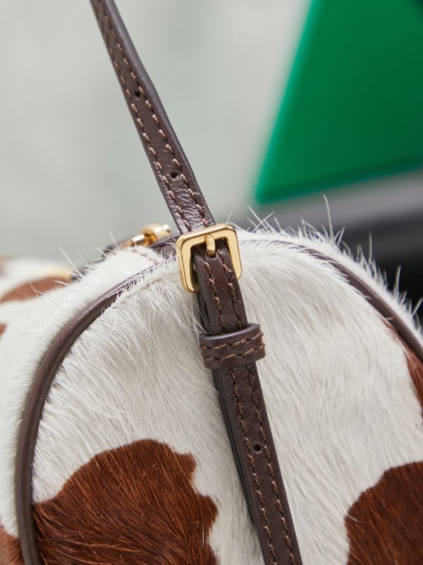 Цилиндрическая кожаная сумка 21 см фото 5