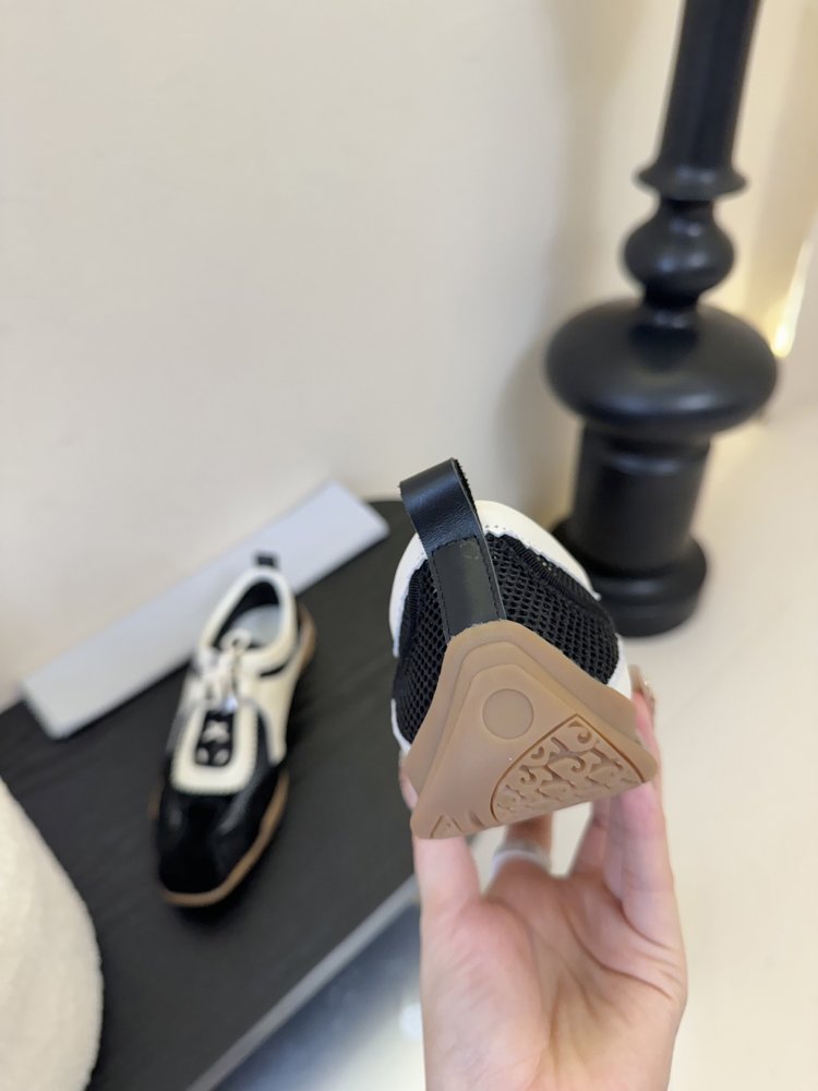 Кросівки жіночі фото 6