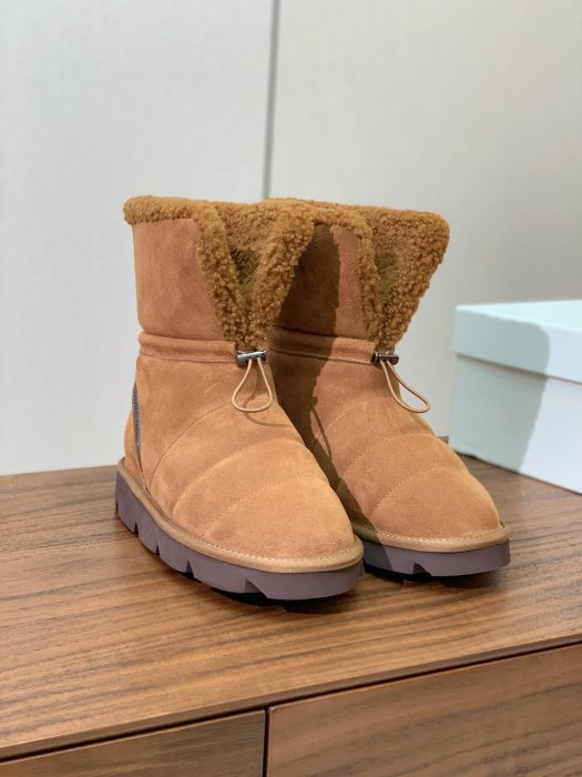 Boots women's