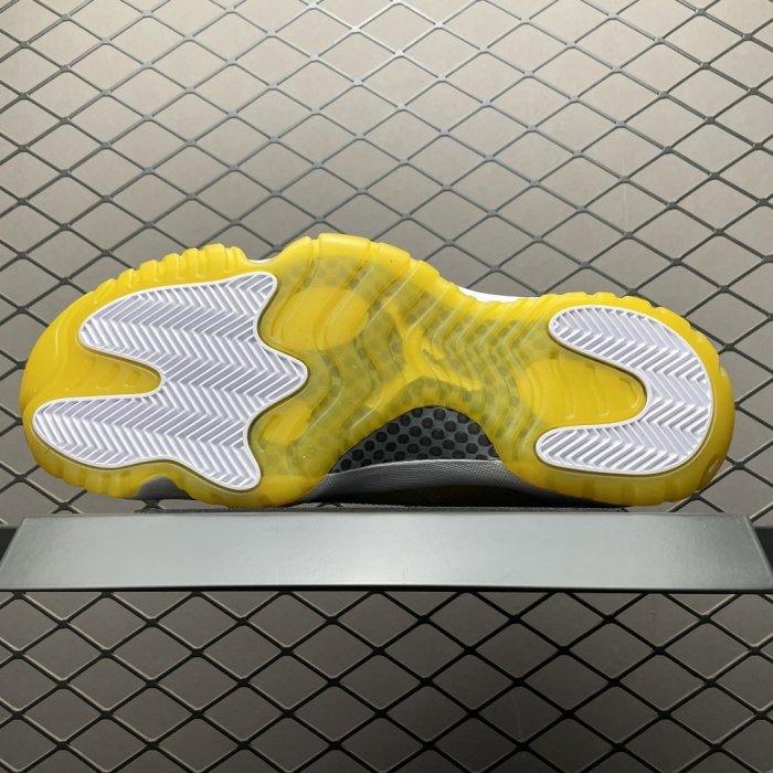 Кроссовки Air Jordan 11 Low SE фото 5