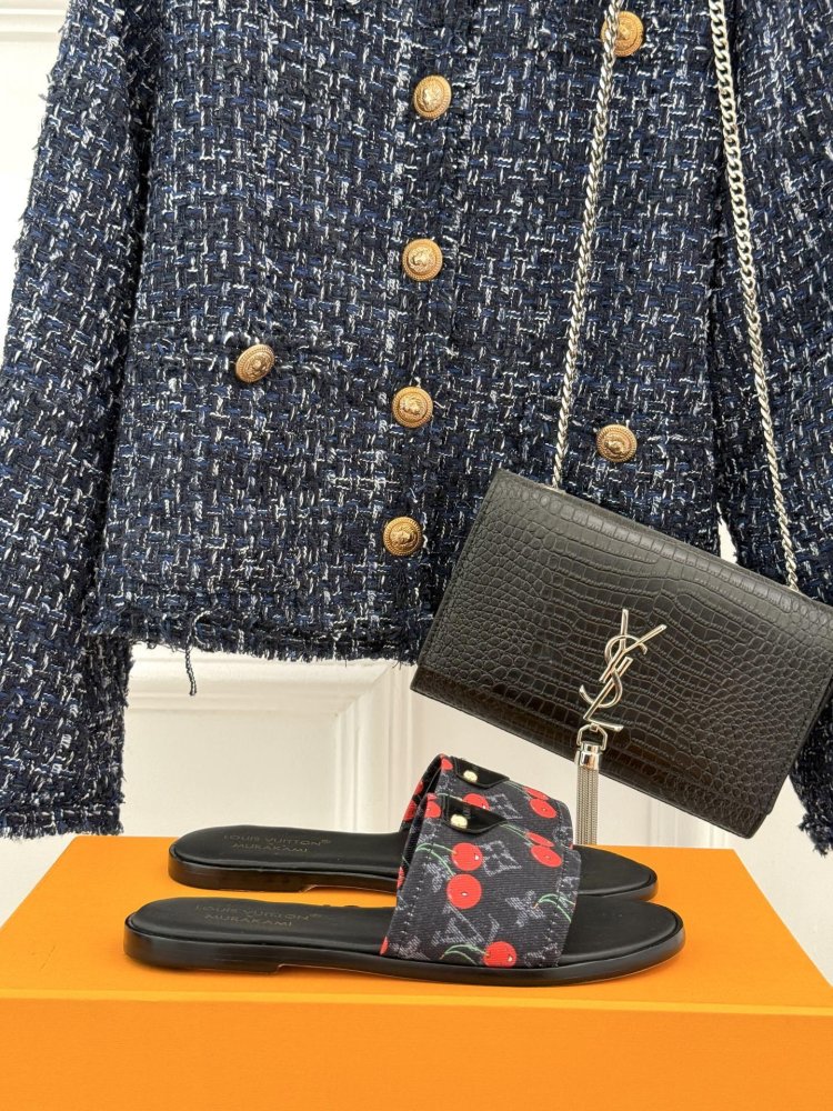 Шлепанцы женские