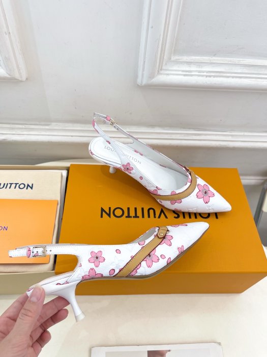 Босоножки фото 4