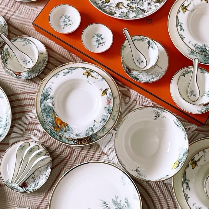 Set porcelain crockery of 41 of the subject фото 8