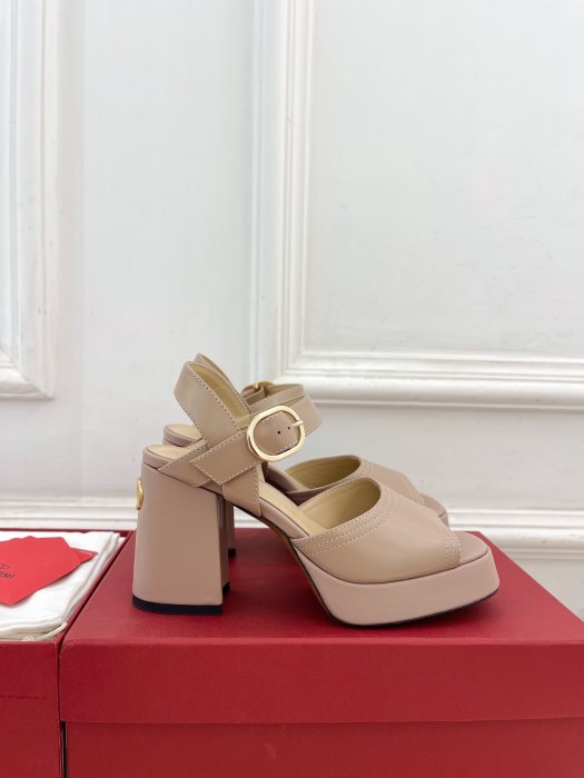 Босоножки фото 2