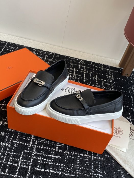 Лоферы кожаные женские фото 3