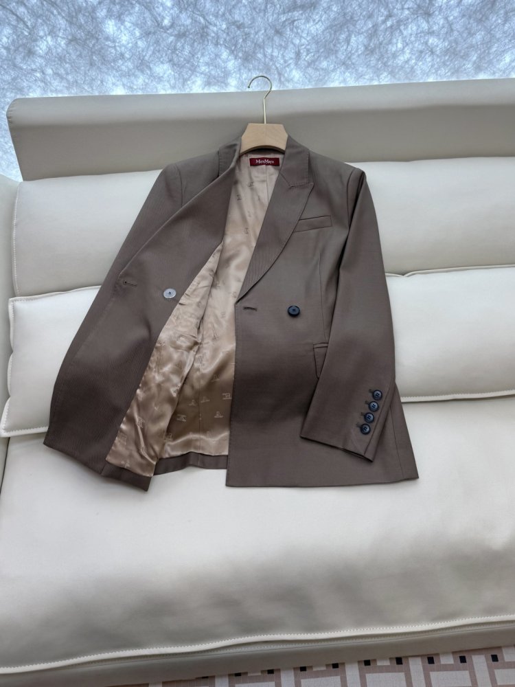 Костюм женский фото 6