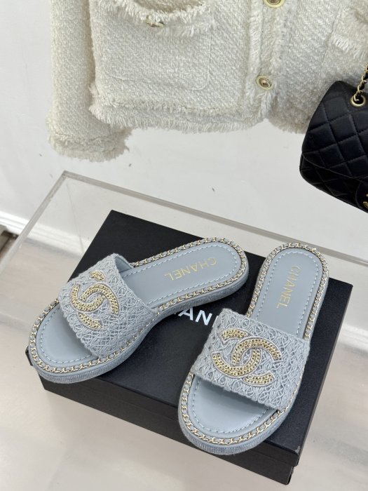 Шлепанцы женские фото 2