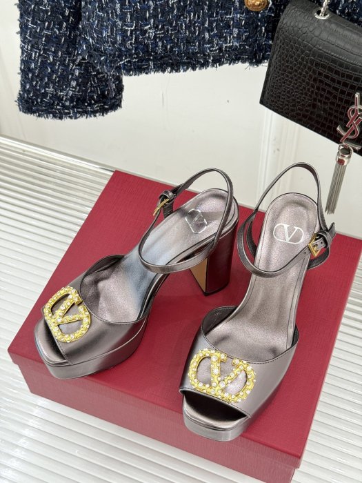 Босоножки фото 2