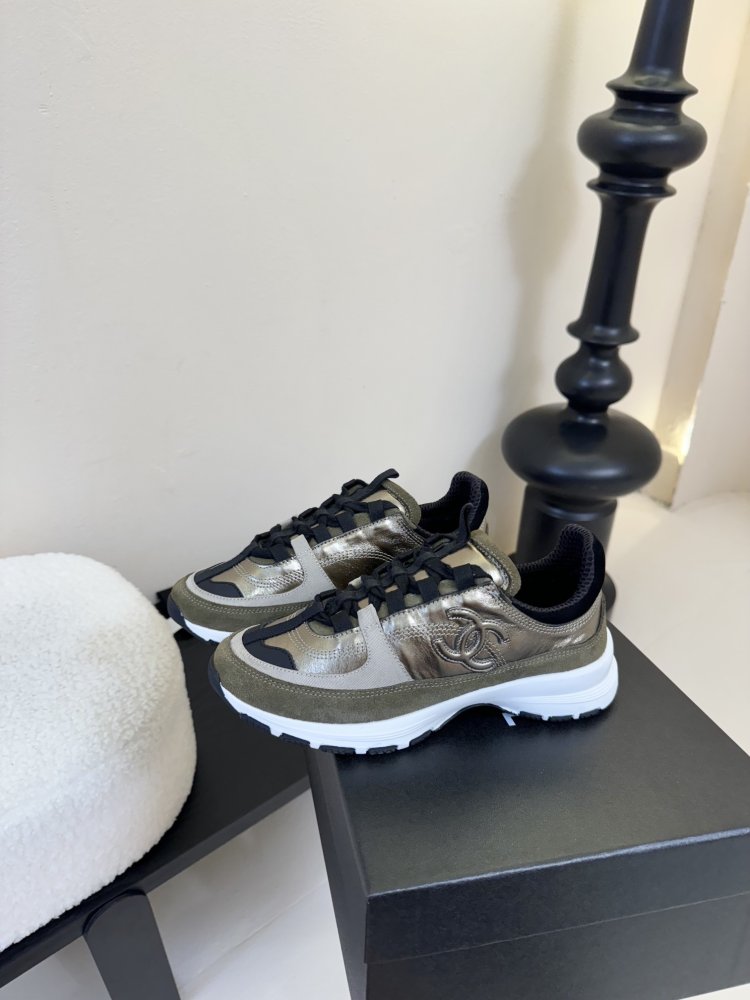 Кроссовки женские фото 5