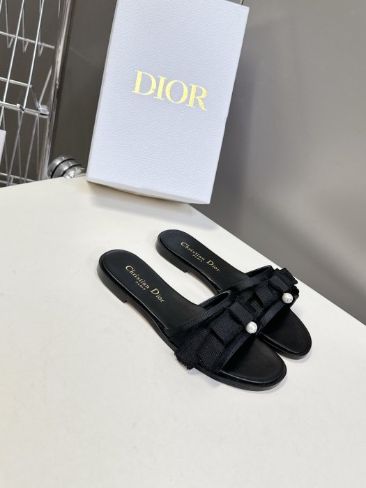 Шльопанці жіночі фото 2