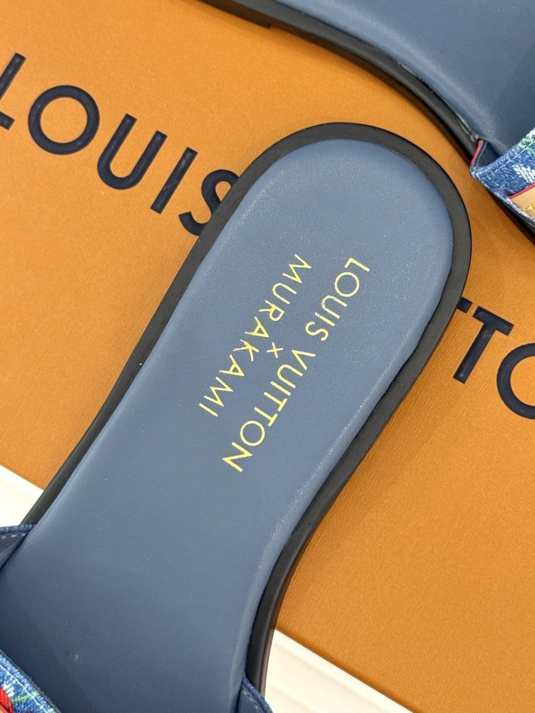 Шлепанцы женские фото 8