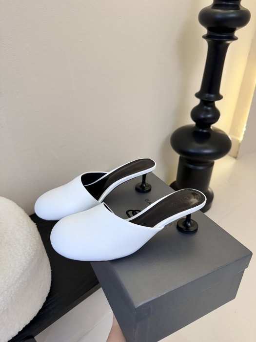 Шлепанцы женские фото 5