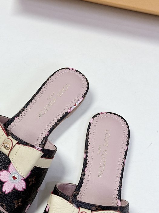 Шлепанцы фото 8