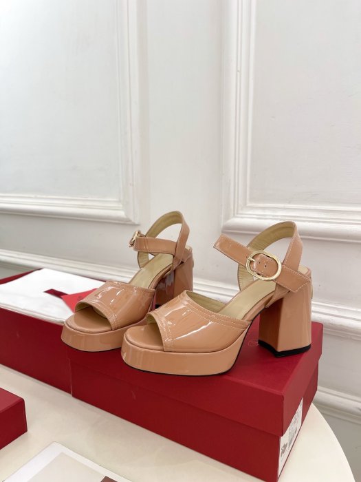 Босоножки фото 3