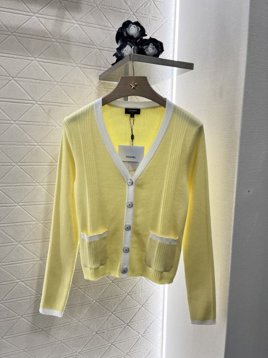 Кофта жіноча