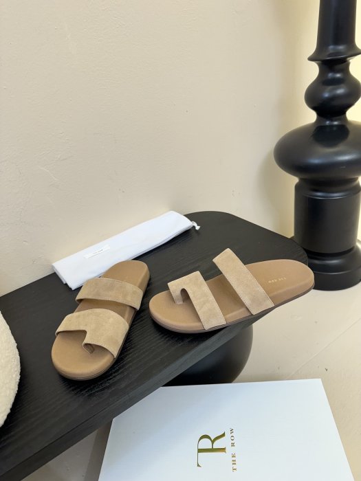 Шлепанцы женские фото 3