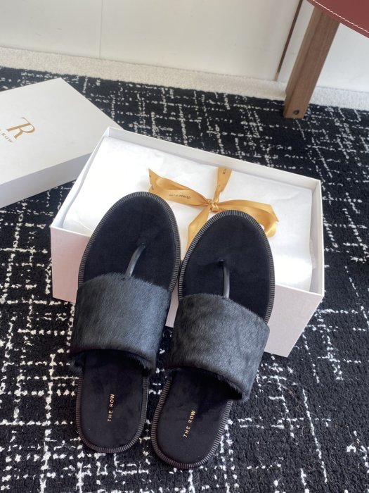 Шлепанцы женские фото 4