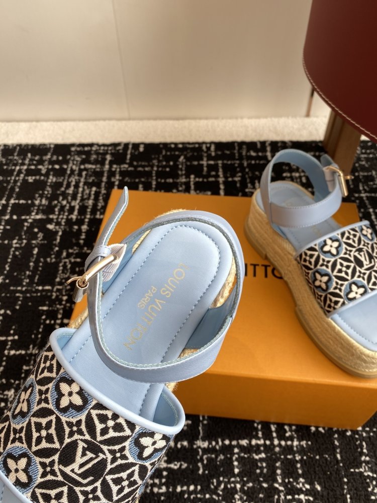 Сандалии женские фото 8