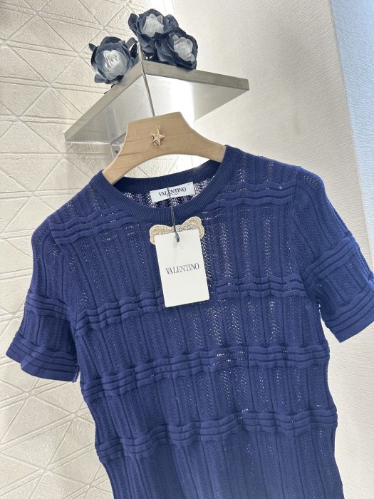 T-shirt women's фото 3