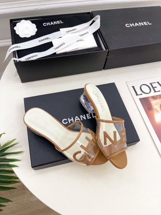 Шлепанцы женские фото 2