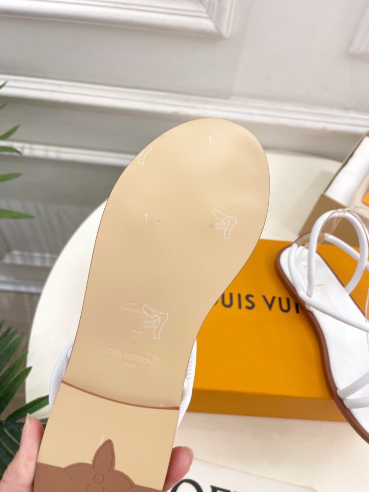 Босоніжки фото 9