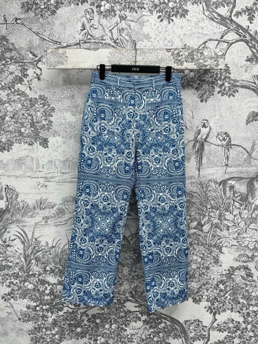 Джинси жіночі