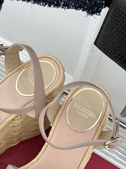 Босоножки фото 8