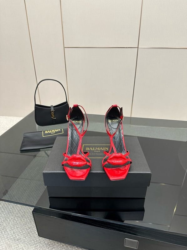 Sandals on high heel фото 4