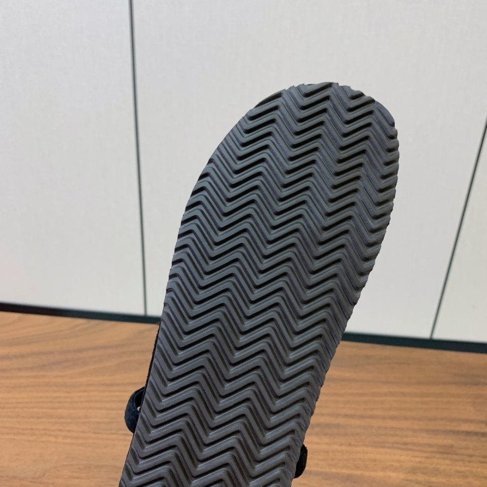 Шлепанцы женские фото 8