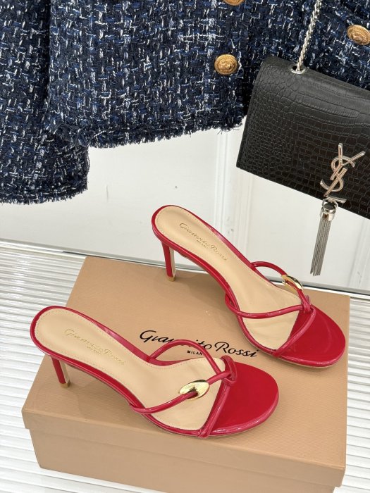 Sandals on stud фото 3