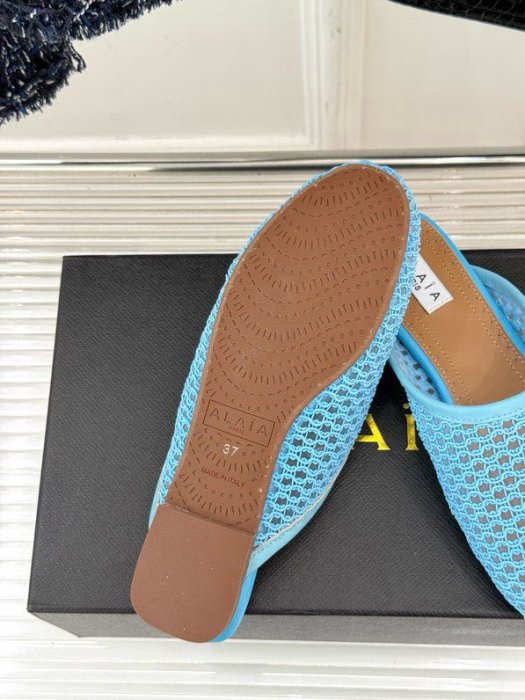 Шлепанцы женские фото 8