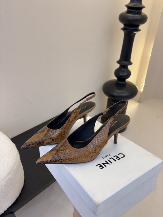 Босоножки фото 5