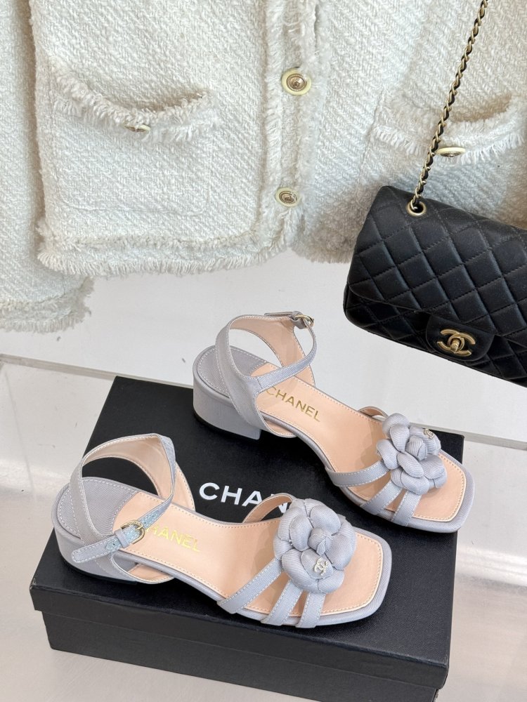 Босоножки фото 3