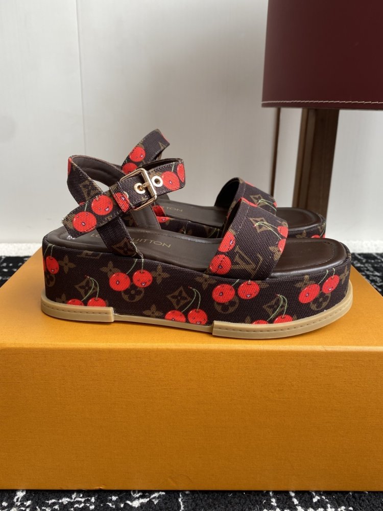 Сандалии женские фото 2