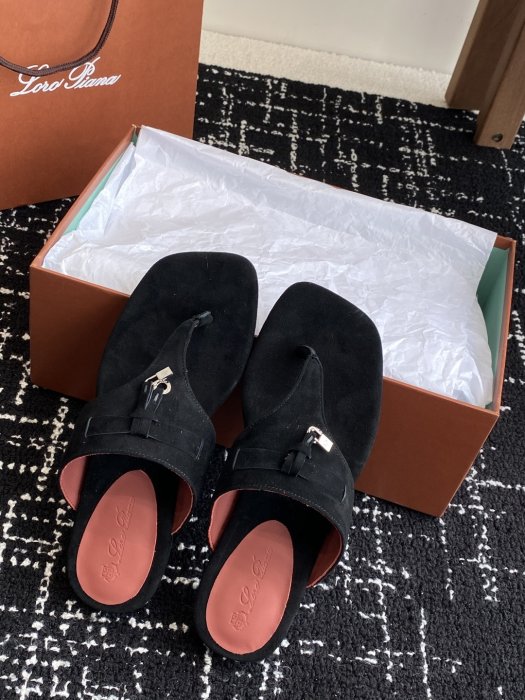 Шлепанцы фото 4