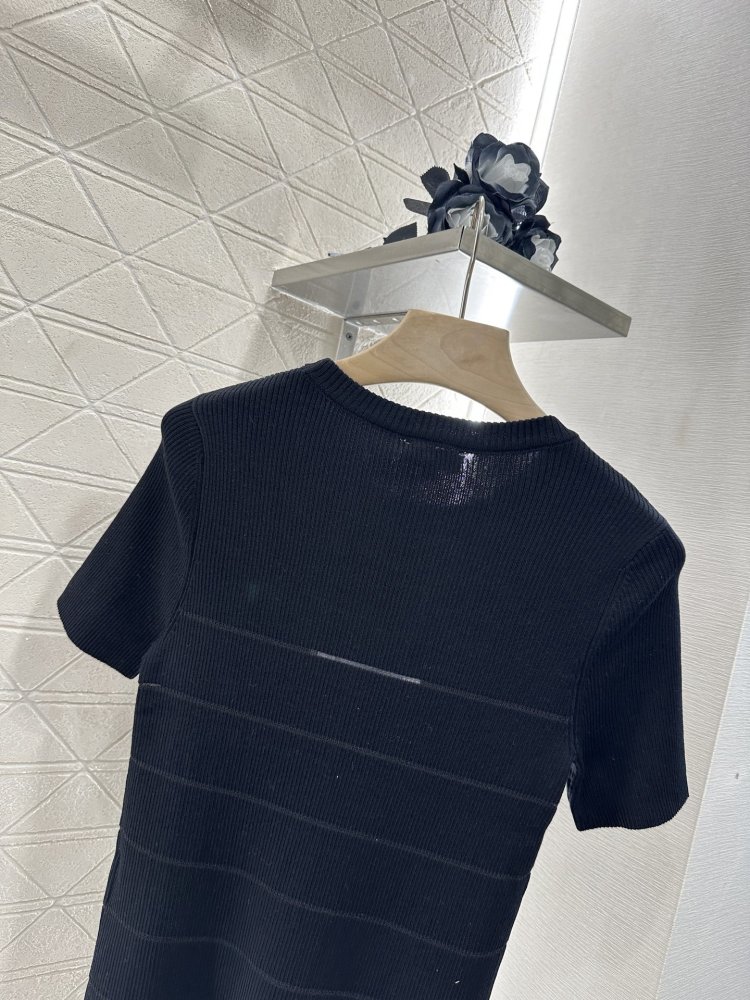 T-shirt women's фото 4