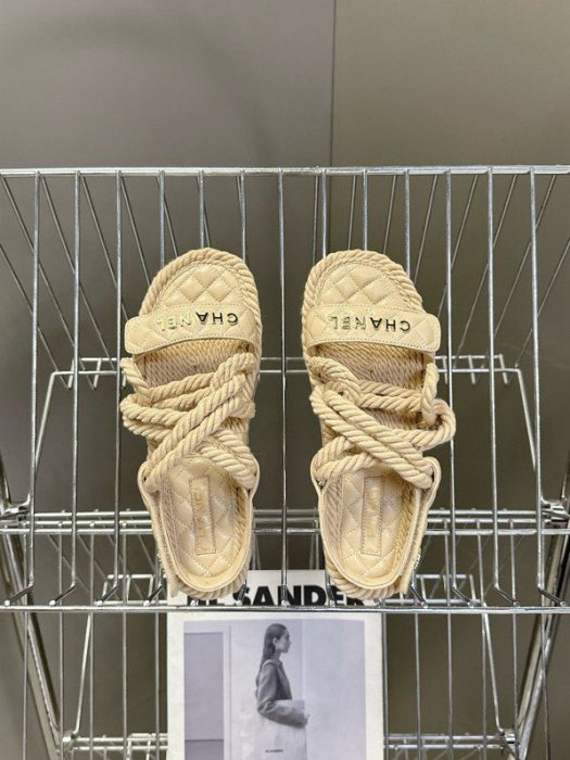 Сандалии женские фото 2