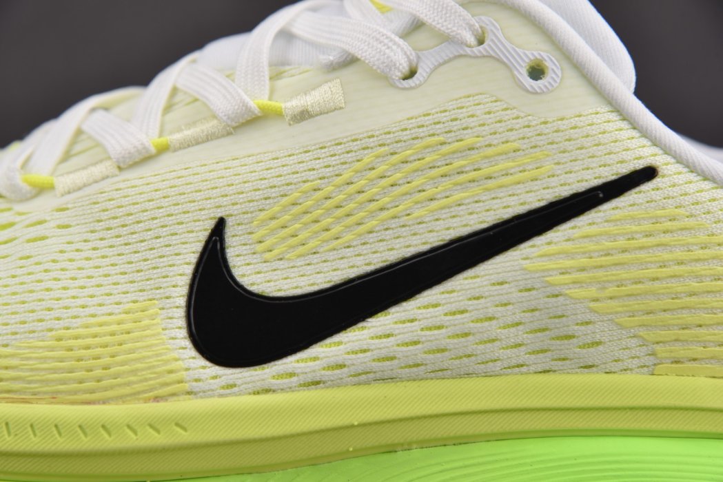 Кроссовки Vomero 18 White Electric Green Volt фото 12