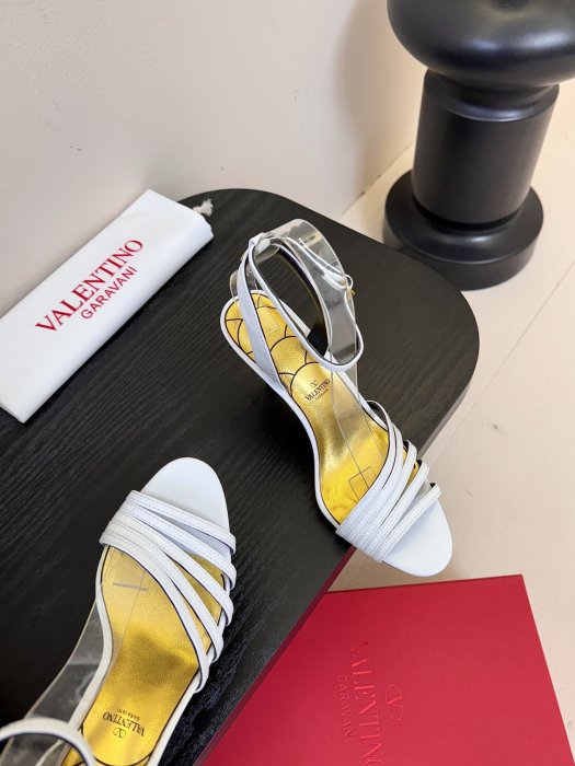 Босоножки фото 4