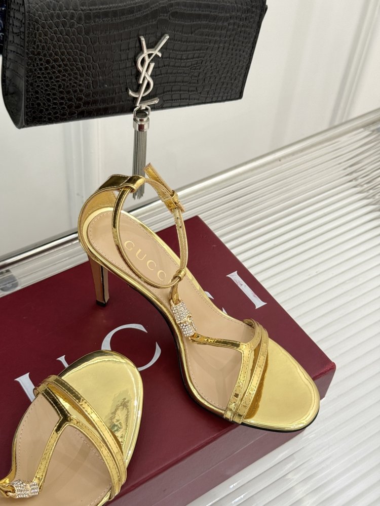 Босоножки фото 5