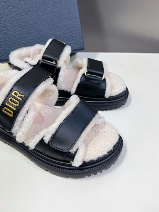 Sandals women's on fur фото 9