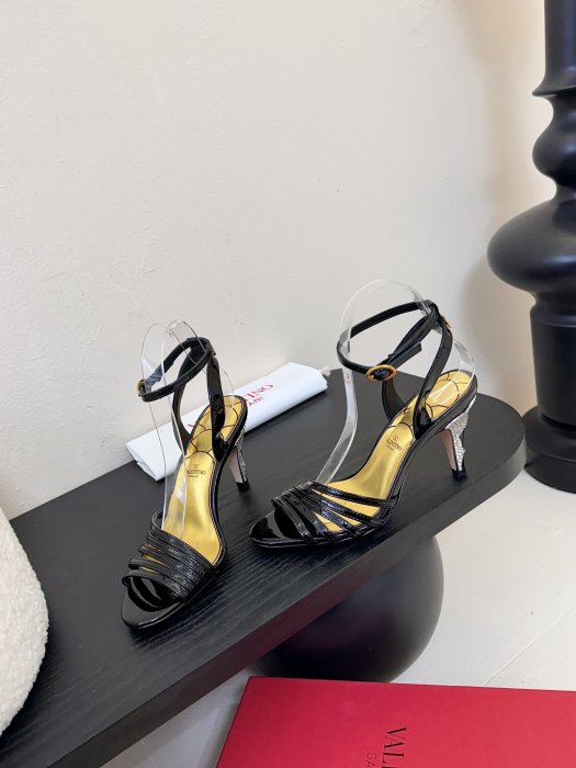 Босоножки фото 3