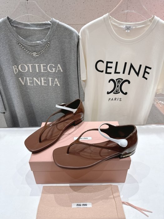 Босоножки фото 3