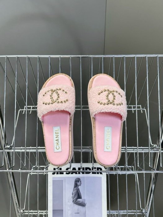 Шлепанцы женские