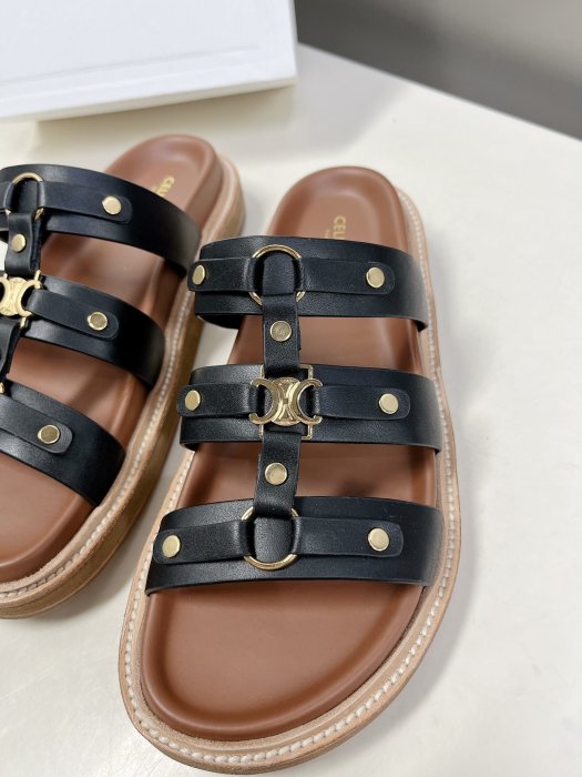 Шлепанцы фото 7