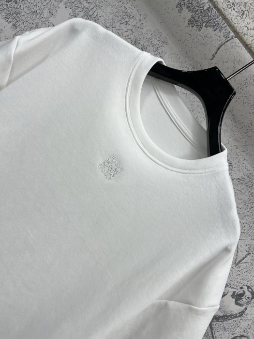 T-shirt women's фото 2