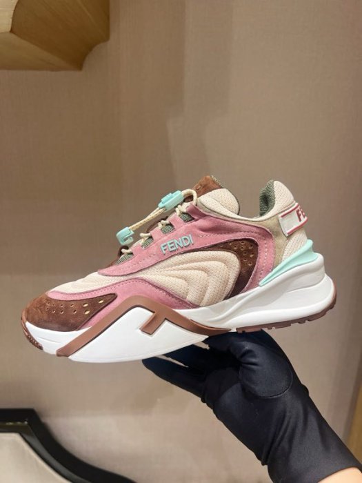 Кроссовки фото 8