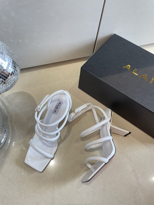 Босоножки фото 9